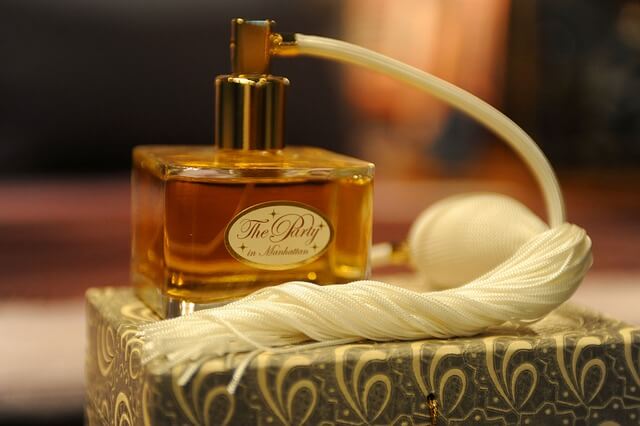 Jak wybrać perfumy dla siebie? Jak ich używać?