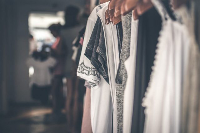Moda biurowa – jak wyglądać modnie w pracy?